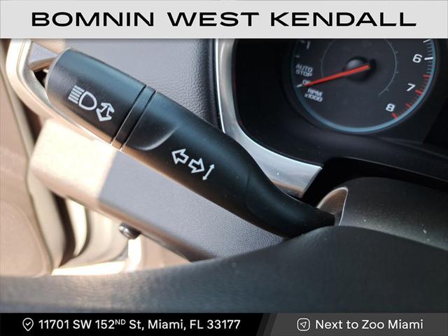 Photo of 2019 Summit White Chevrolet Traverse
