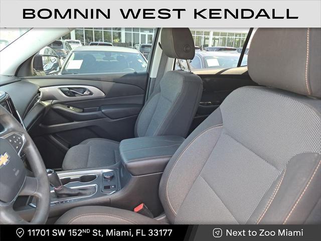 Photo of 2019 Summit White Chevrolet Traverse