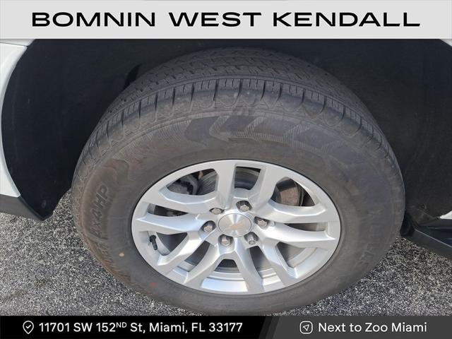 Photo of 2023 Summit White Chevrolet Suburban