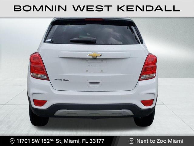 Photo of 2022 Summit White Chevrolet Trax