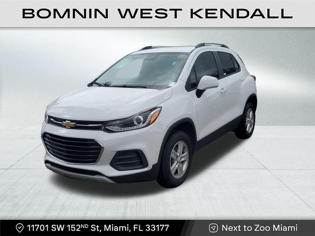 Photo of 2022 Summit White Chevrolet Trax
