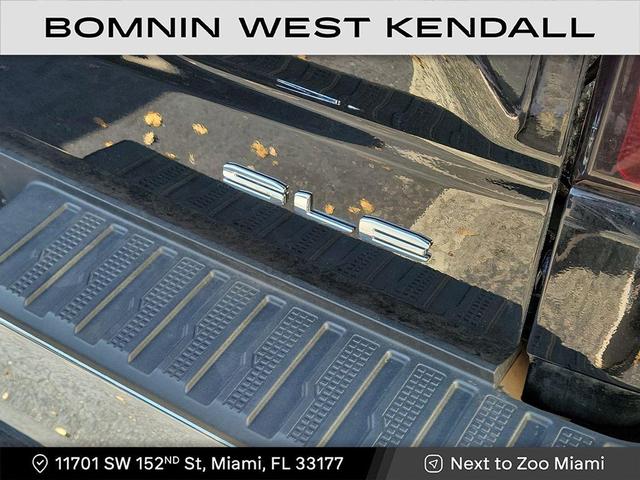 Photo of 2024 Onyx Black GMC Sierra 1500