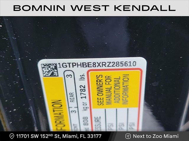 Photo of 2024 Onyx Black GMC Sierra 1500
