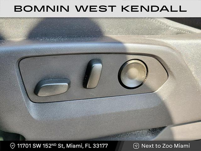 Photo of 2024 Onyx Black GMC Sierra 1500