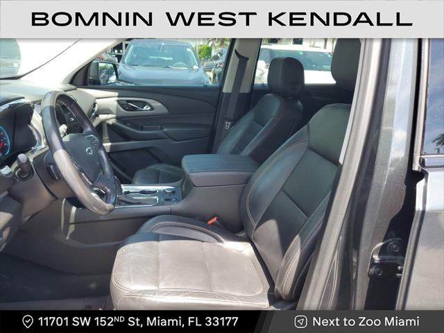 Photo of 2020 Graphite Metallic Chevrolet Traverse