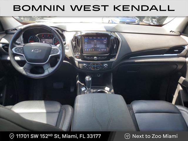 Photo of 2020 Graphite Metallic Chevrolet Traverse