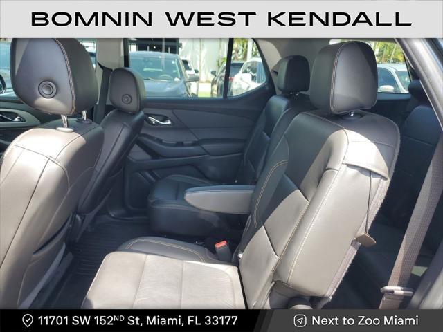 Photo of 2020 Graphite Metallic Chevrolet Traverse