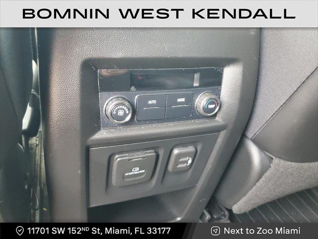 Photo of 2020 Graphite Metallic Chevrolet Traverse