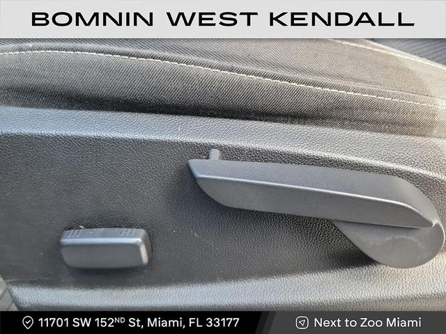 Photo of 2016 Black Chevrolet Colorado