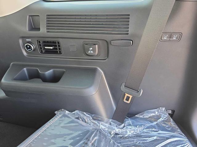 Photo of 2025 Serenity White Hyundai SANTA FE