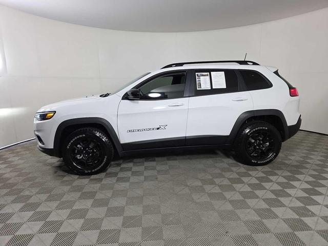 Photo of 2022 Bright White Clearcoat Jeep Cherokee