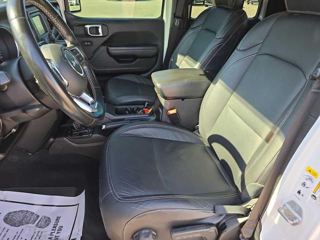 Photo of 2020 Bright White Clearcoat Jeep Gladiator