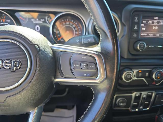 Photo of 2020 Bright White Clearcoat Jeep Gladiator