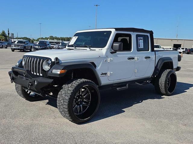 Photo of 2020 Bright White Clearcoat Jeep Gladiator