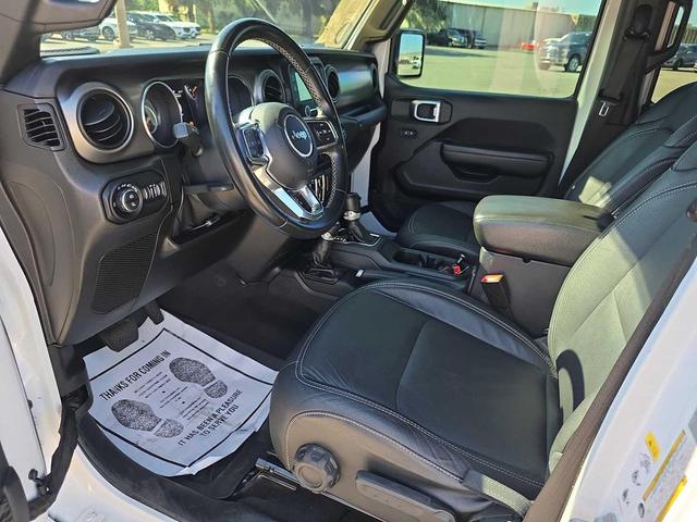 Photo of 2020 Bright White Clearcoat Jeep Gladiator