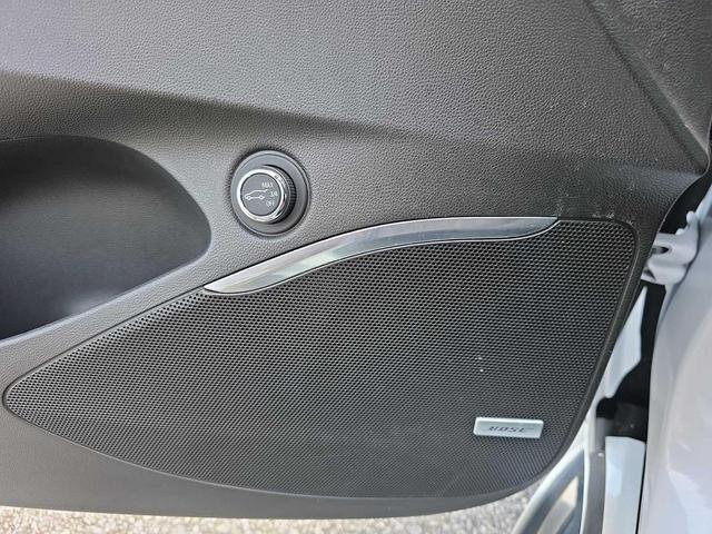Photo of 2021 White Frost Tricoat Buick Enclave