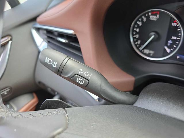 Photo of 2021 White Frost Tricoat Buick Enclave