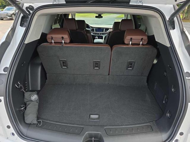 Photo of 2021 White Frost Tricoat Buick Enclave