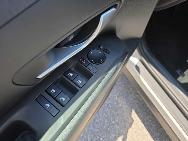 Photo of 2025 Serenity White Pearl Hyundai TUCSON