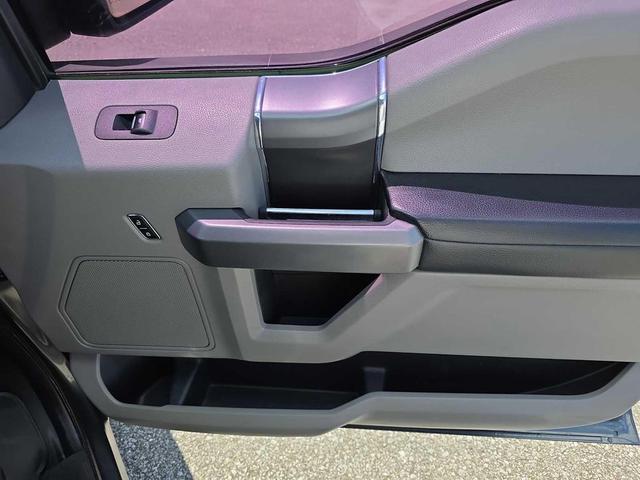 Photo of 2016 Magnetic Metallic Ford F-150