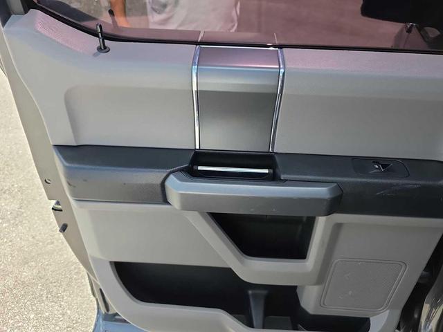 Photo of 2016 Magnetic Metallic Ford F-150