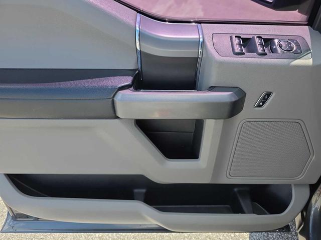 Photo of 2016 Magnetic Metallic Ford F-150