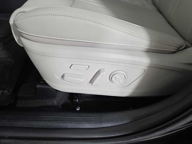 Photo of 2025 Aurora Black Pearl Kia Sorento Hybrid