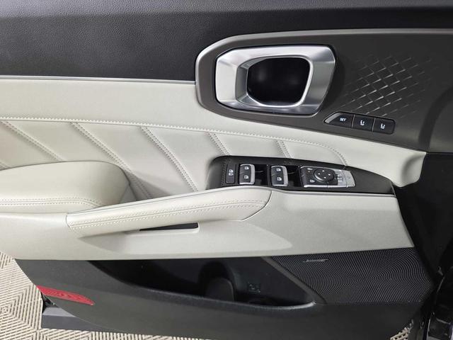 Photo of 2025 Aurora Black Pearl Kia Sorento Hybrid