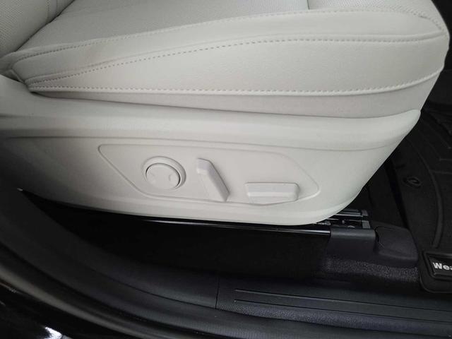 Photo of 2025 Aurora Black Pearl Kia Sorento Hybrid