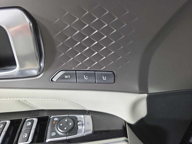 Photo of 2025 Aurora Black Pearl Kia Sorento Hybrid