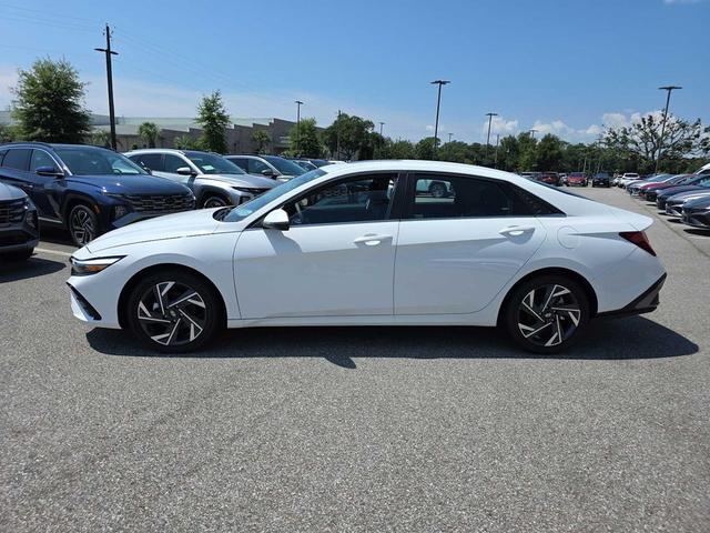 Photo of 2025 Serenity White Hyundai ELANTRA