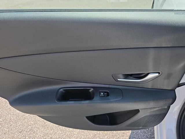 Photo of 2025 Serenity White Hyundai ELANTRA