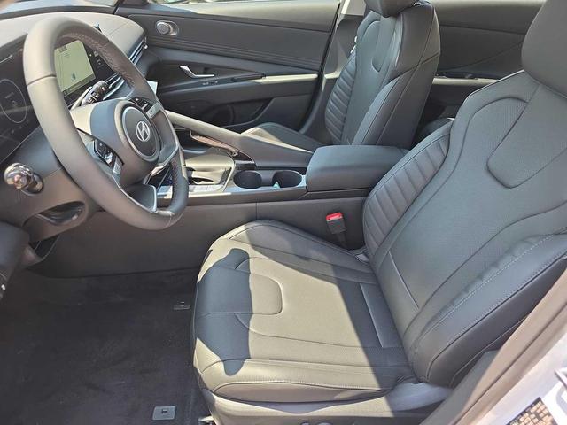 Photo of 2025 Serenity White Hyundai ELANTRA
