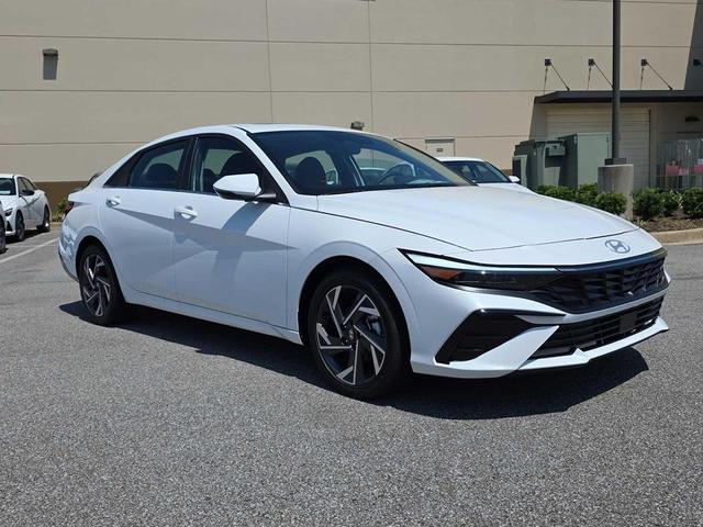 Photo of 2025 Serenity White Hyundai ELANTRA