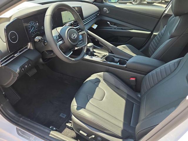 Photo of 2025 Serenity White Hyundai ELANTRA