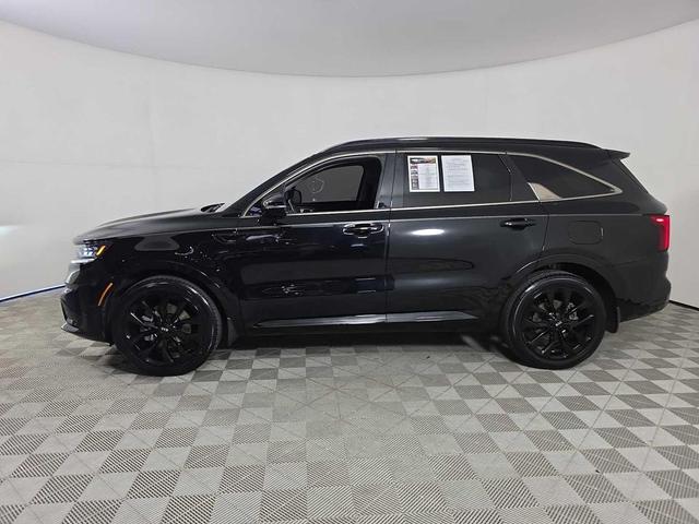 Photo of 2021 Ebony Black Kia Sorento