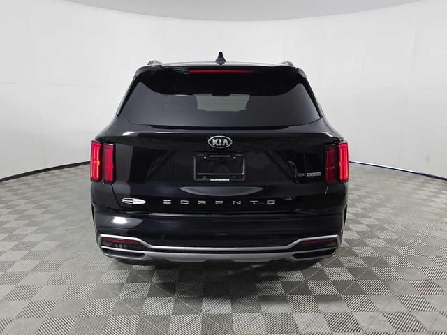 Photo of 2021 Ebony Black Kia Sorento