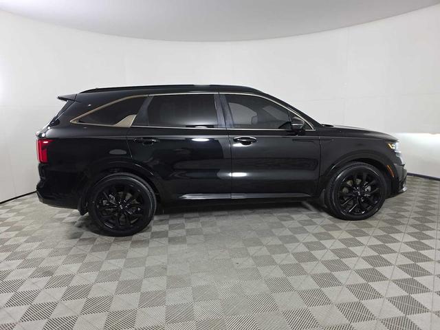 Photo of 2021 Ebony Black Kia Sorento