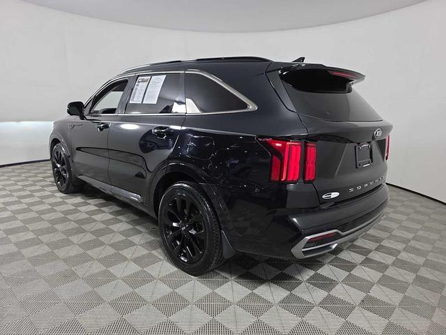 Photo of 2021 Ebony Black Kia Sorento