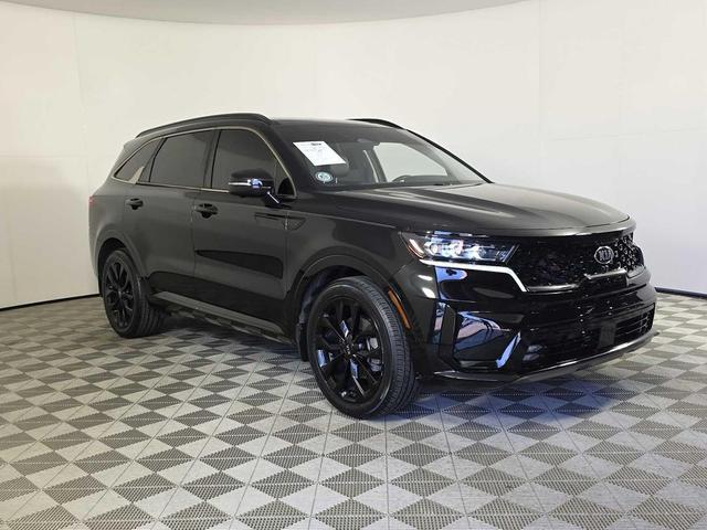 Photo of 2021 Ebony Black Kia Sorento