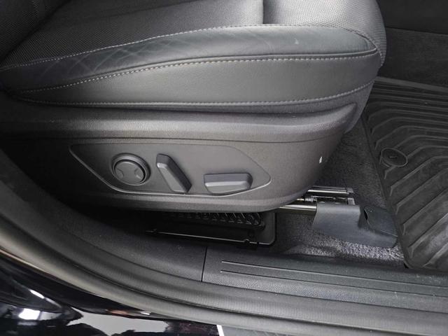 Photo of 2021 Ebony Black Kia Sorento