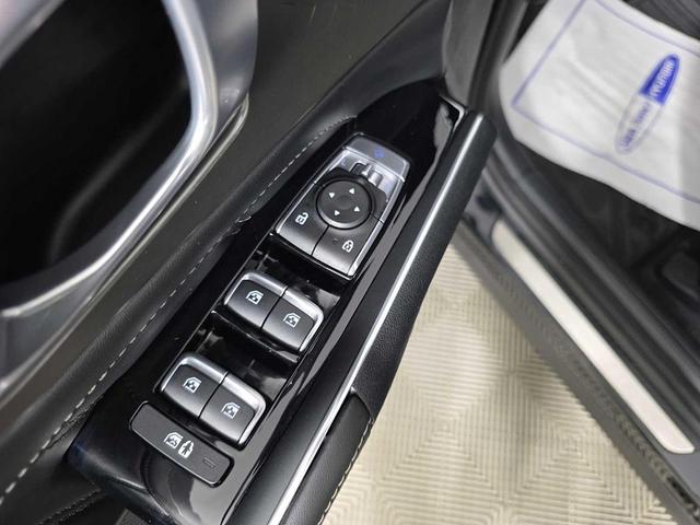 Photo of 2021 Ebony Black Kia Sorento
