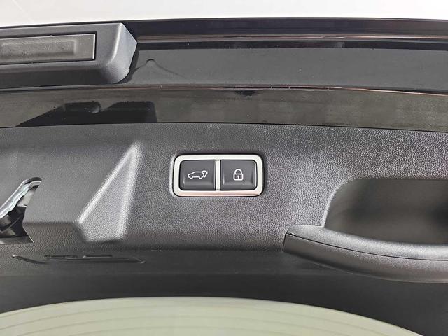 Photo of 2021 Ebony Black Kia Sorento