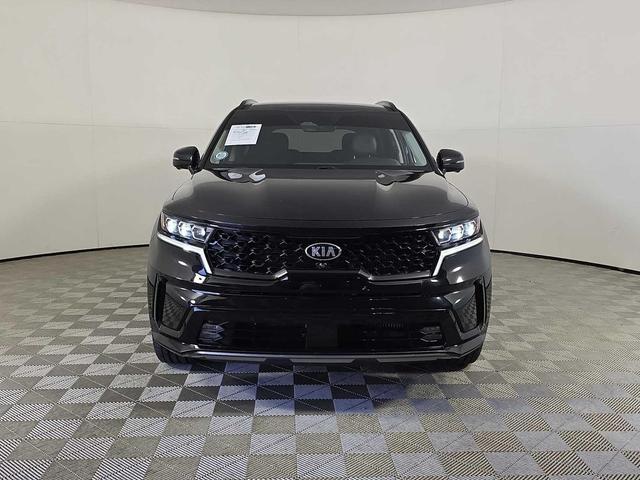 Photo of 2021 Ebony Black Kia Sorento