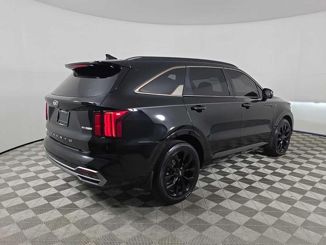 Photo of 2021 Ebony Black Kia Sorento