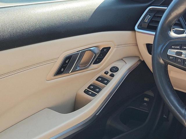 Photo of 2020 Black Sapphire Metallic BMW 330
