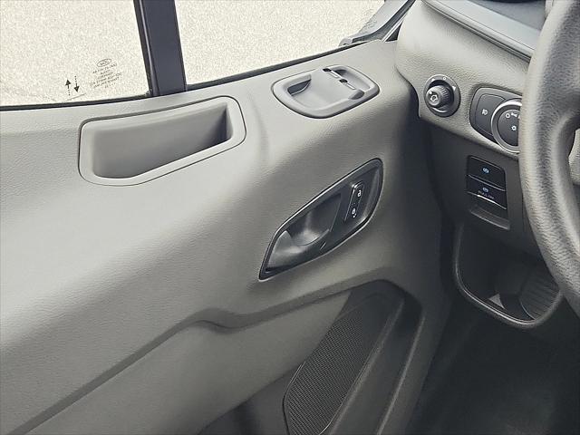 Photo of 2025 Oxford White Ford Transit-350
