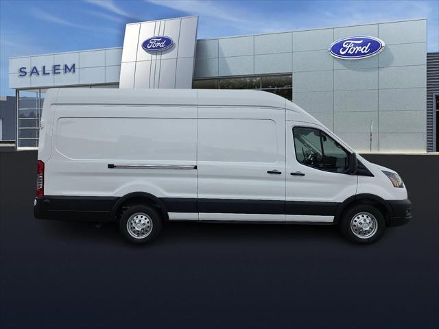 Photo of 2025 Oxford White Ford Transit-350