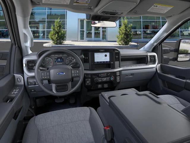 Photo of 2025 Oxford White Ford F-350