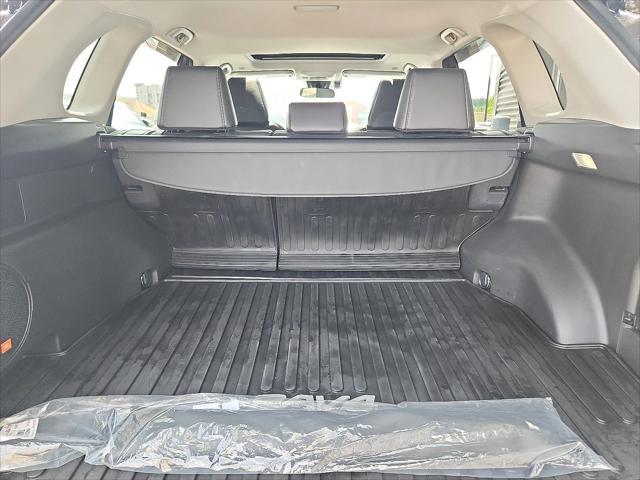 Photo of 2024 Midnight Black Metallic Toyota RAV4